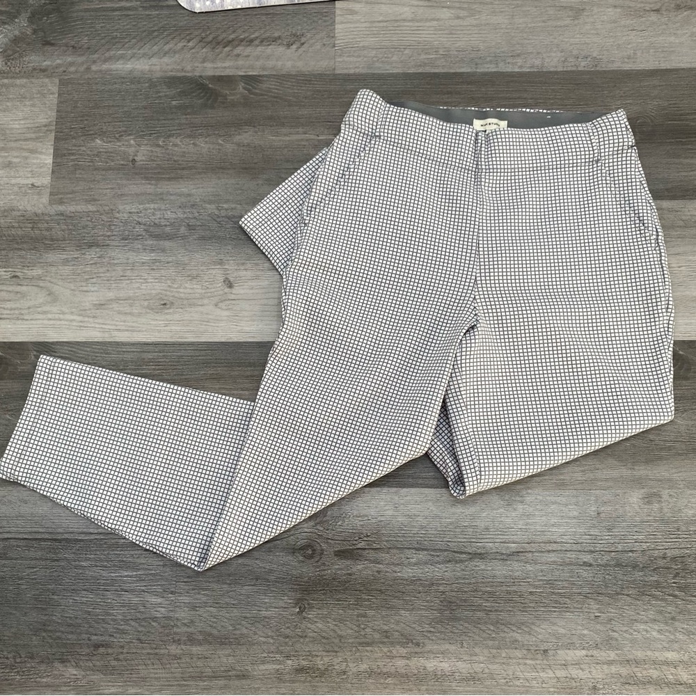 700 Max Studio grey and White Checkered Pants slacks
